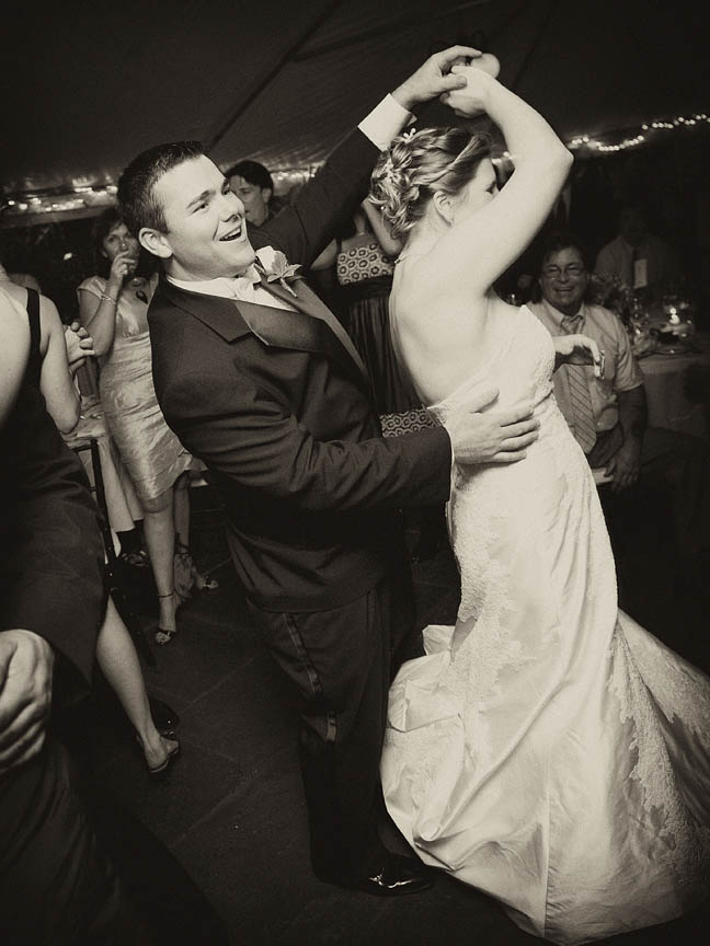 Rhinecliff Hotel wedding in sepia by Steven Parker's Wedding Photography