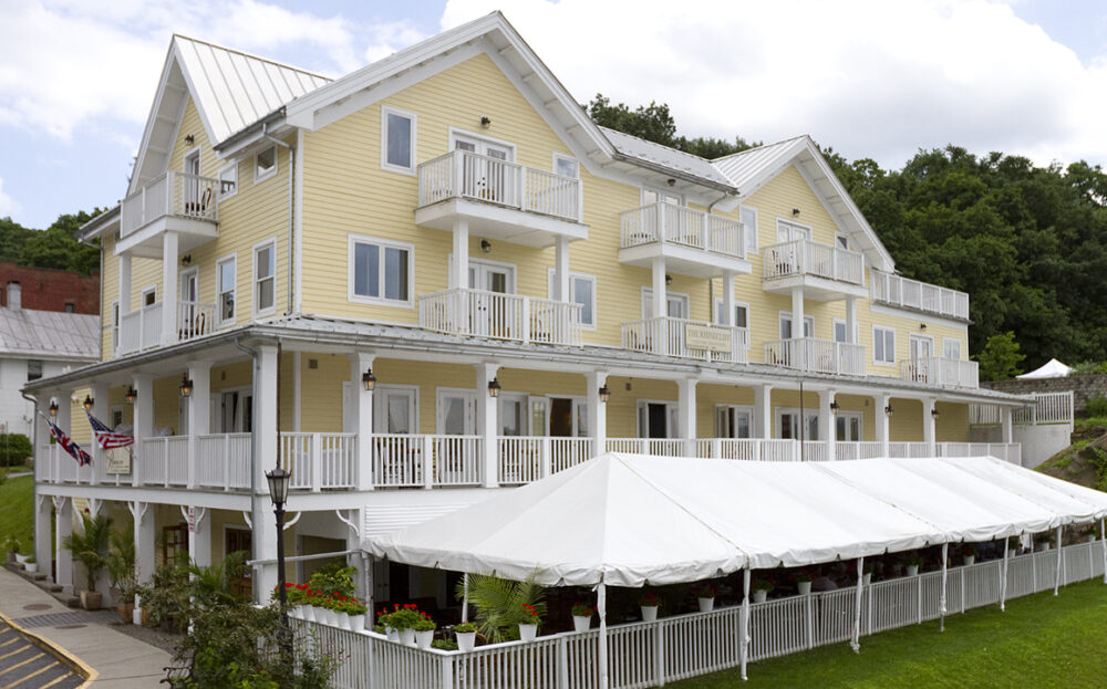 List of 50 Beautiful Locations for Wedding Photography in the Hudson Valley along the Hudson River